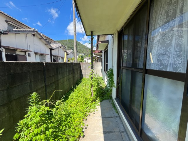 青山井上平屋のバルコニー