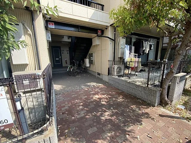 シャルマン岩屋のエントランス