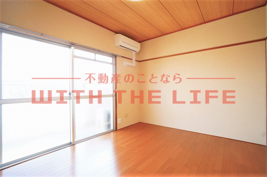 橋村ビル【キャッシュバック対象物件】の洋室|広々とした洋室です