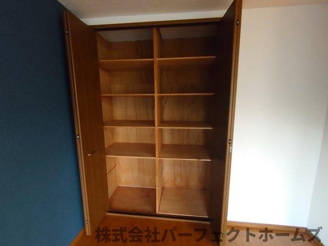 枚方ハイツ2号棟の収納|小物を収納するのに便利です