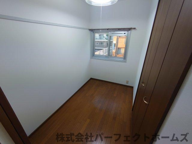 枚方ハイツ2号棟の洋室|個人の部屋や寝室として使える洋室です