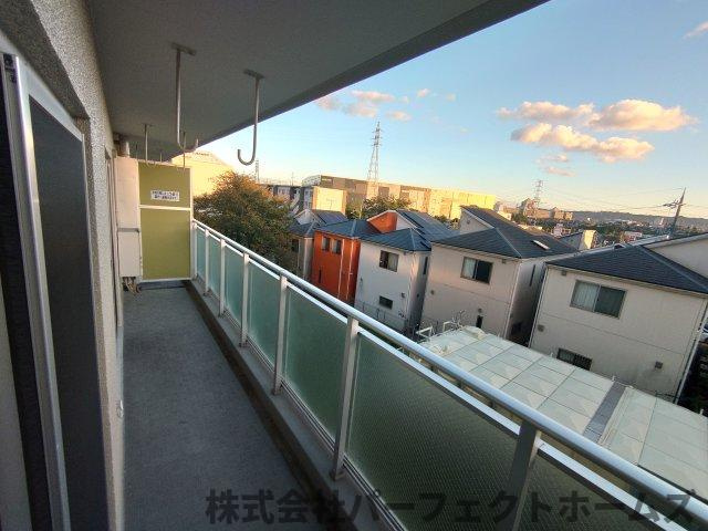 枚方ハイツ2号棟のバルコニー|開放的で明るい空間を演出してくれるバルコニーです