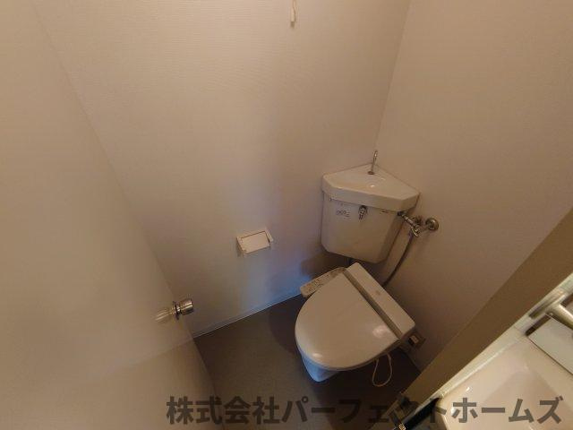 枚方ハイツ2号棟のトイレ|清潔感のあるトイレです