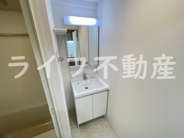 スプランディット高井田の独立洗面台|独立洗面化粧台が付いています