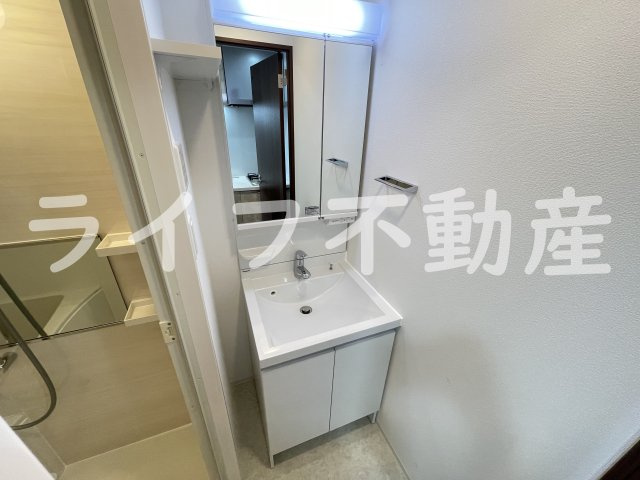 スプランディット高井田の独立洗面台|朝の身支度には欠かせない独立洗面化粧台