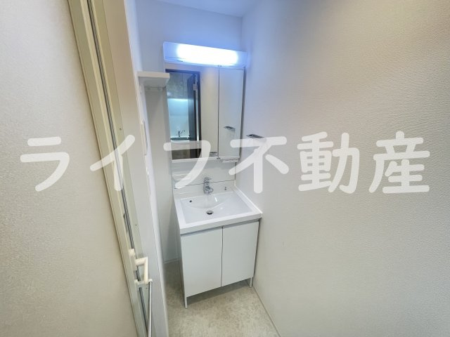 スプランディット高井田の独立洗面台|使いやすい独立洗面台です