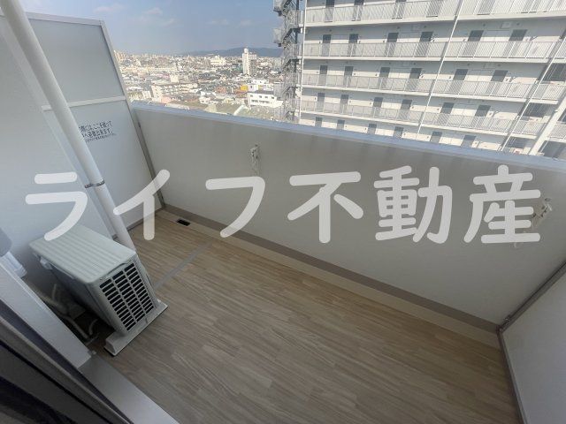 スプランディット高井田のバルコニー|暖かな日差しのふりそそぐバルコニー