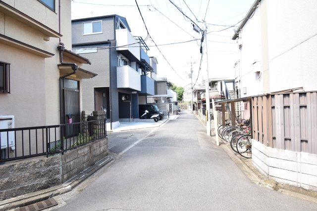 京都市右京区山ノ内荒木町の一戸建ての周辺