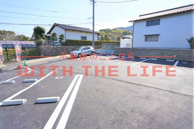 メゾンシュクレの駐車場|駐車場に車を止められます