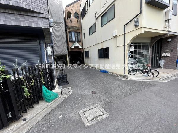 【前面道路含む現地写真】 | 守口市八島町　収益中古戸建