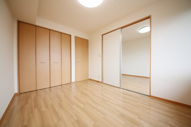 セゾンミストラルBの洋室