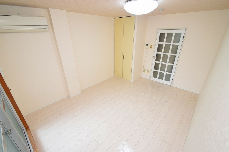 東大阪市御厨栄町２丁目の賃貸マンションの内装
