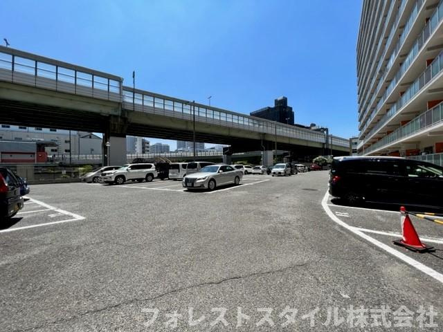 三陽ハイツ都島の駐車場