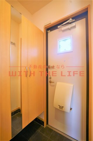 サンライズ御井Ⅱ【キャッシュバック対象物件】の玄関|明るい玄関です