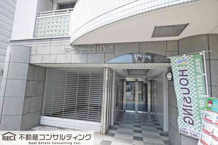 ワコーレハーバーCITY元町のエントランス
