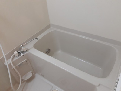 【浴室】 | ヴィラプリムローズＢ | ゆったり過ごせるお風呂です