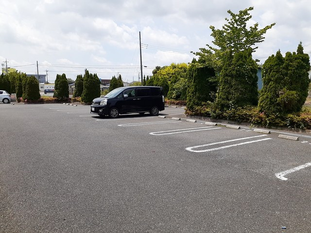 ヴィラプリムローズＢの駐車場|駐車スペースもあります