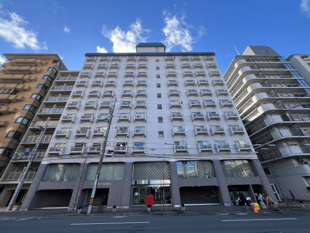 駅徒歩１分の駅近マンション■南向き１１階部分■２ＬＤＫ■周辺施設充実の住環境■賀陽コーポラス