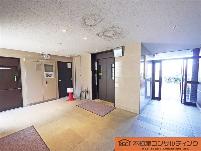 芦屋浜第二住宅　第六-壱号棟のエントランス