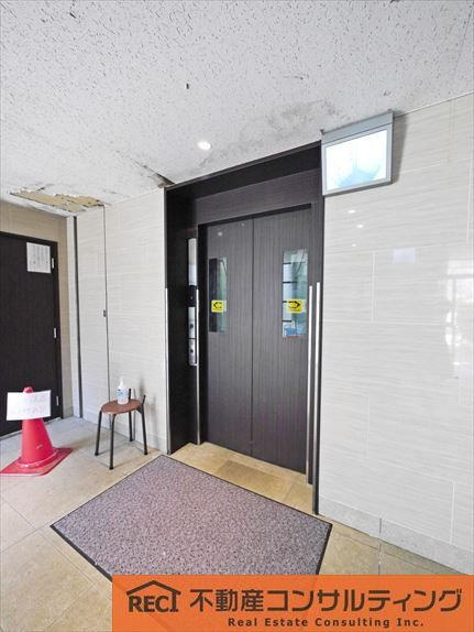 芦屋浜第二住宅　第六-壱号棟のエントランス