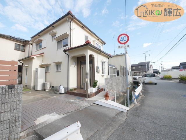 加古川市野口町坂井　中古戸建の玄関