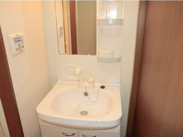 アンプルールリーブル HugelⅡ　　　刈谷市近郊の賃貸はクラスホームの洗面所