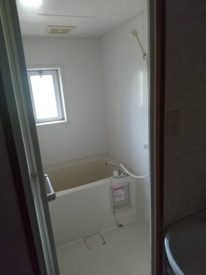 【浴室】 | サンロイヤルマンション | コンパクトで使いやすいお風呂です