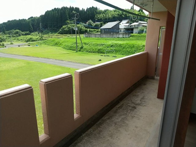 【バルコニー】 | サンロイヤルマンション | お洗濯にも便利なバルコニー付き