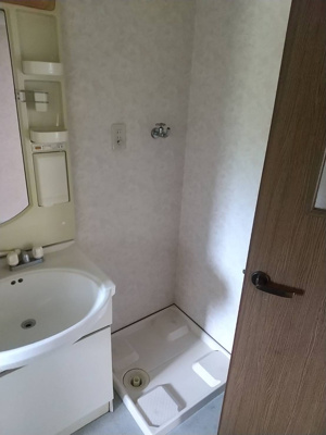 【洗面所】 | サンロイヤルマンション | 脱衣スペースもあります