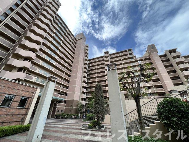 ローレルコート城北公園通り1番館の外観