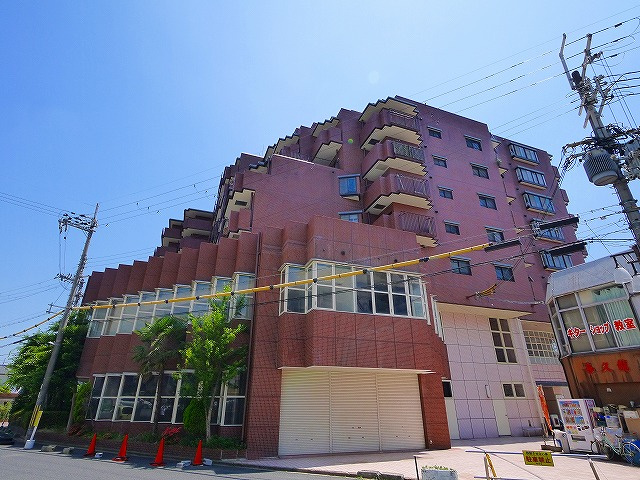 ライオンズプラザ富雄の外観