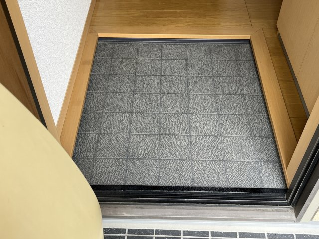 田寺借家の玄関