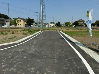 【前面道路含む現地写真】