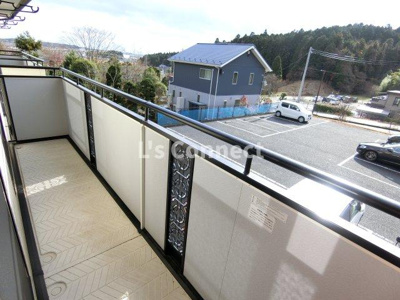 【バルコニー】 | アルブルコリーヌⅡ | 晴れた日には洗濯物もたくさん干せます。