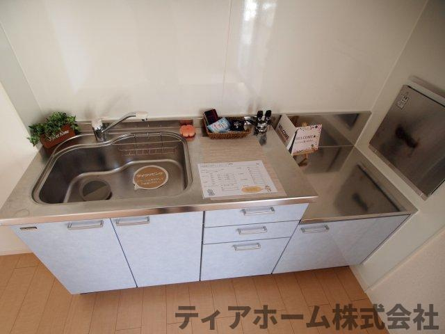 大和高田市日之出町のアパートのキッチン|使いやすいキッチンです