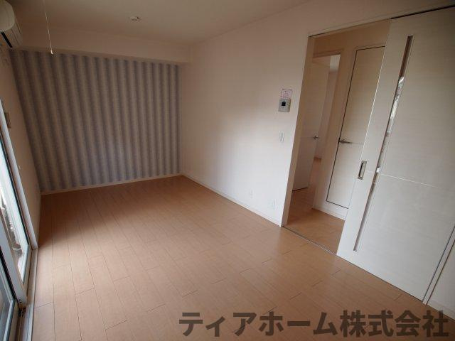 大和高田市日之出町のアパートの居間・リビング|こちらの居間で趣味の時間をお楽しみください