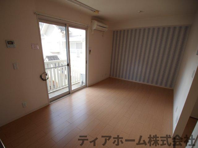 大和高田市日之出町のアパートの居間・リビング|居間です