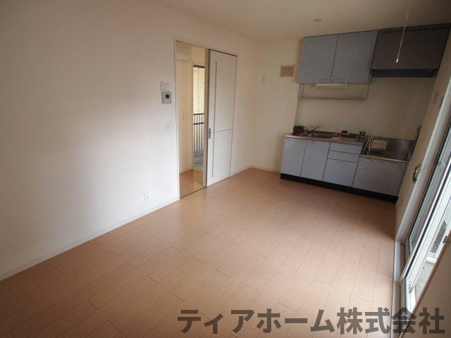 大和高田市日之出町のアパートの居間・リビング|おしゃれなリビングです