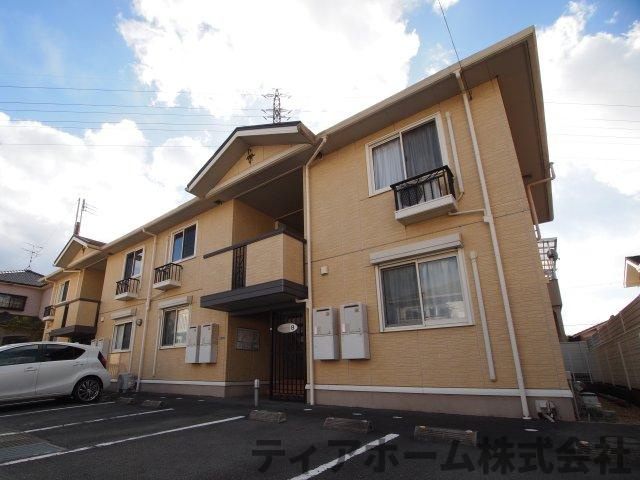 大和高田市日之出町のアパートの外観