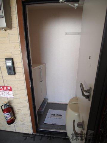 大和高田市日之出町のアパートの玄関|きれいな玄関です