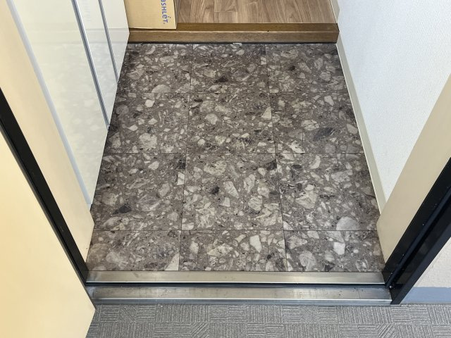 メゾン白浜の玄関