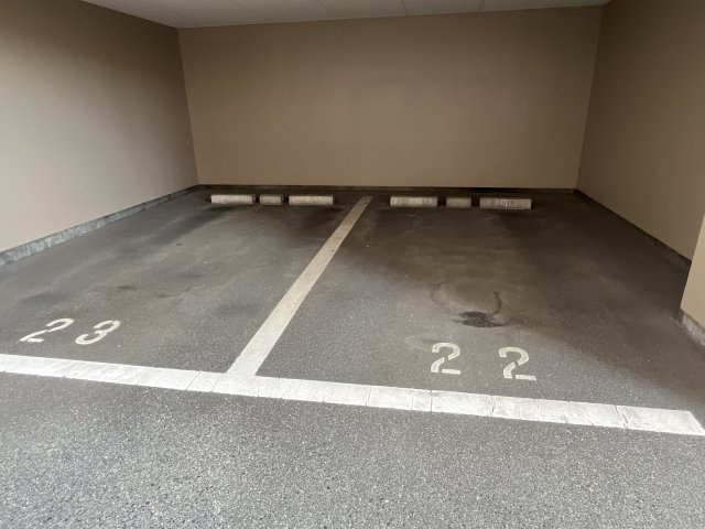 メゾン白浜の駐車場