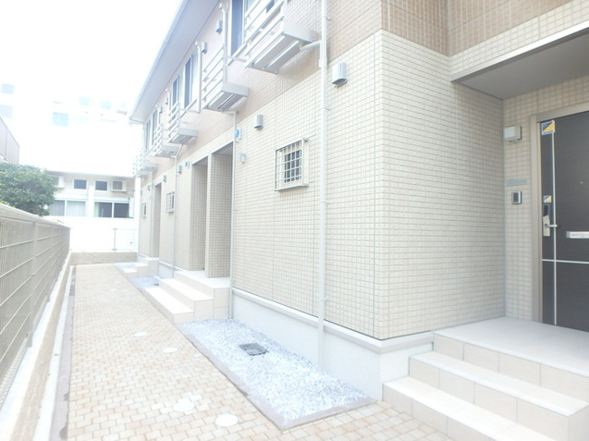 【エントランス】 | ステラ貝塚駅前