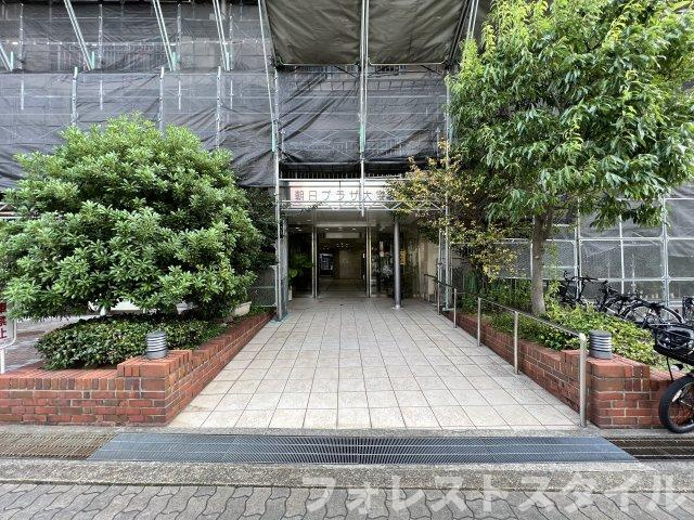 朝日プラザ大宝のエントランス