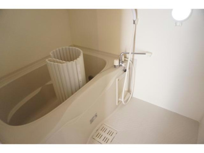 【浴室】 | N・フラットF棟 | 同型別室の写真です。