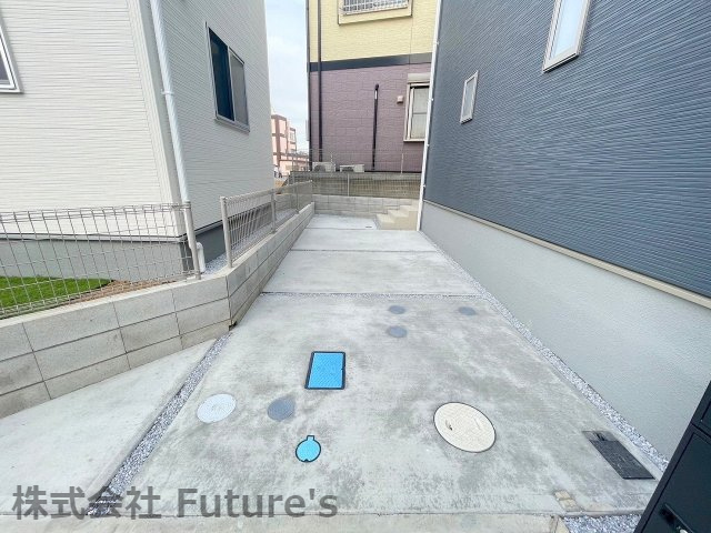 三郷市花和田　新築戸建　全7棟　3号棟の駐車場|カースペース縦列2台可能です