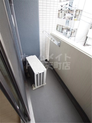 【バルコニー】 | ジュネーゼみなと弁天町 | 暖かな日差しのふりそそぐバルコニー