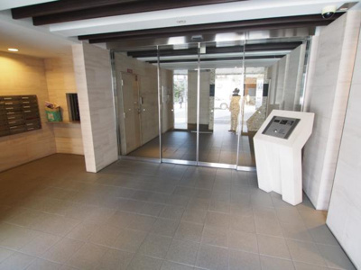 【エントランス】 | ジュネーゼみなと弁天町 | 毎日通るエントランスはこのようになっています