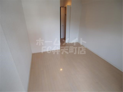 【寝室】 | ジュネーゼみなと弁天町 | 落ち着いて過ごせるお部屋なので、寝室にいかがでしょうか