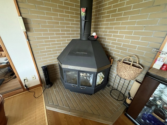 【設備】 | あじろ南熱海が丘分譲地　戸建 | 贅沢な薪ストーブ付